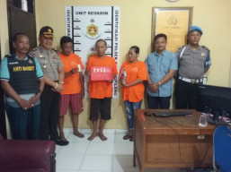 Penghuni Kos Putat Jaya di Ringkus Saat Pesta Sabu.