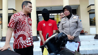 Tim Anti Bandit Polrestabes Surabaya Bekuk DPO Curas Pakal.
