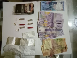 Kapolsek Poncokusumo Tangkap Pembawa Pil Koplo.