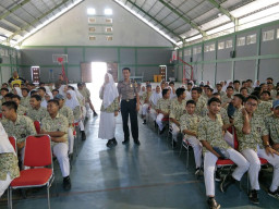 Sat Binmas Pasuruan Sosialisasi Bahaya Narkoba di Sekolah.