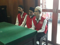 Belum Sempat Nyabu Sudah di Tangkap, 3 Pria ini Diadili.