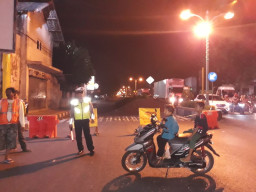 Jl. Soekarno Hatta di Keruk, Lalulintas di Alihkan ke Jl. Urip Sumoharjo