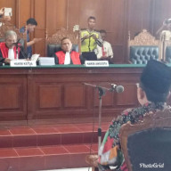 Diwarnai Debat, Sidang Ustadz Alfian Tanjung di PN Surabaya.