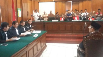 Ustadz Alfian Tanjung di Tuntut 3 Tahun Penjara.