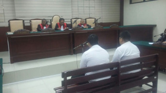 Vonis 15 Bulan Bagi 2 Terdakwa Kasus Dana Hibah Pemkot Surabaya.