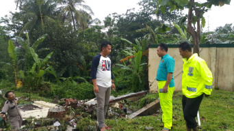 Tembok Mako Polres Bondowoso Jebol, Akibat Hujan Lebat Arus Sungai Deras.