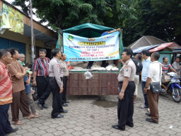 Gandeng Bulog, Satbinmas Polres Pasuruan Lakukan Operasi Pasar.