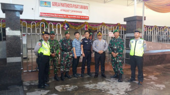 Jelang Natal, Kapolsek dan Danramil Sawahan Pantau Gereja 