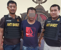 Miari, Buronan Kasus Pencurian Material Pembangunan Masjid Tertangkap.