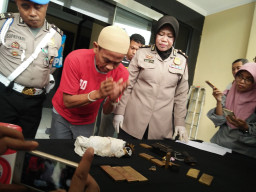 Nyatakan Bisa Ubah Kuningan Jadi Emas, Dukun Palsu di Ringkus