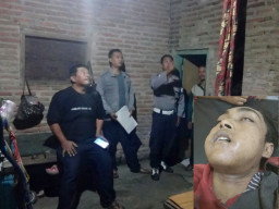 Diduga Frustasi, Pria ini Tulis Wasiat di Dinding Sebelum Gantung Diri.