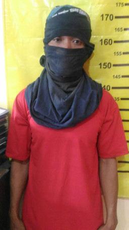 Duel Dengan Korbanya, Maling Bercadar di Bekuk Warga.