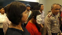Prilaku Nyleneh, Istri Ajak Suami Layani Fantasi 3some