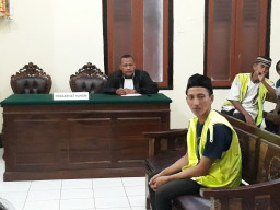 Nyambi Jualan Narkoba, Penjaga Makam Dididangkan.