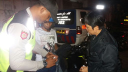 Razia Multi Sasaran Polsek Simokerto di Gembong, Antisipasi Curat-Curas-Curanmor.