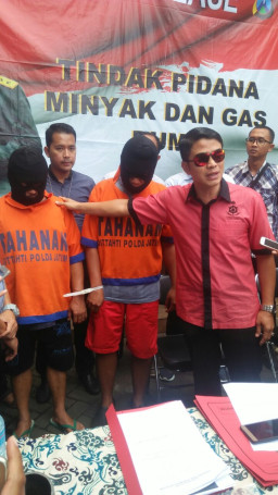 Ditreskrimsus Polda Jatim, Ungkap SPBU Nakal di Tegalsari Surabaya.