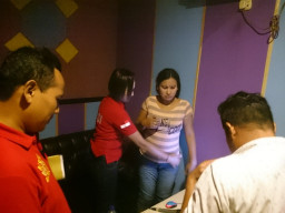 Satreskoba Polres Pasuruan Razia Rumah Karaoke.