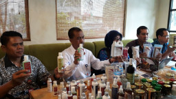 Ribuan Kosmetik Tanpa Ijin Edar, di Grebek BPOM Surabaya.