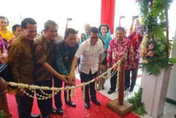 Anggota DPR RI Misbakhun, Resmikan Rusunawa Sekargadung.