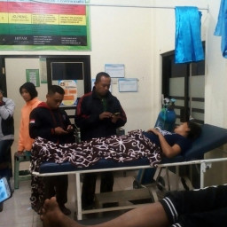 Akibat Keracunan Gas Belerang, 27 Warga Kalipahit Dilarikan ke Rumah Sakit.