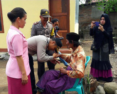Polres Gowa, Lakukan Bedah Rumah Milik Daeng Bunga.