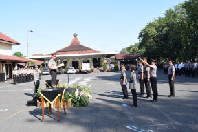 Pejabat Teras Polresta Pasuruan di Roling.