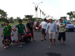 Sering Terjadi Kecelakaan, Warga Ngemplak Blokir Jalan Lingkar Citra Land.