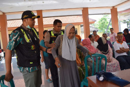 Urkes Polresta Pasuruan, Gelar Baksos Yankes Pada Warga Tambaan.
