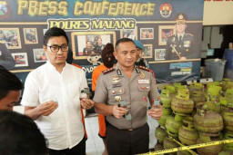 Polres Malang Bekuk Penyuntik LPG 3 Kg ke 12 Kg.