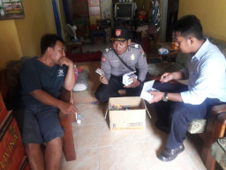 Polsek Kapongan Situbondo, Amankan 678 Butir Obat Keras di Toko Surya.