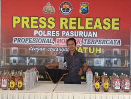 Operasi Tumpas Narkoba 2018, Polres Pasuruan Amankan Ratusan Botol Miras.