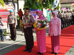 Pisah Kenal Kapolres Situbondo Diwarnai Sholawat Nariyah dan Pedang Porsi.