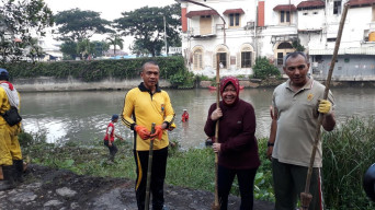 Kerja Bakti 3 Pilar Benahi  Kalimas Depan JMP, Menjadi Destinasi Wisata.