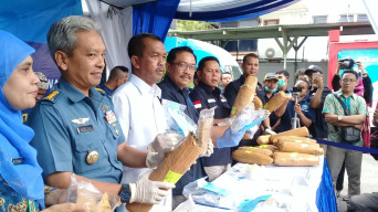 BNNP Jatim Musnahkan 6 Kg Sabu dan 32 Kg Ganja.