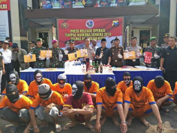 Edarkan Sabu, PNS dan Pensiunan di Ringkus Polresta Pasuruan.