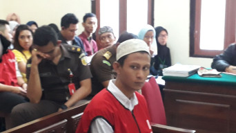 Miliki 6 Poket Sabu, Divonis 4 Tahun 10 Bulan, Terdakwa Pikir-Pikir. Ada Apa? 