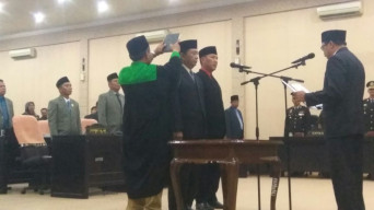 DPRD Bondowoso, Kembali Lantik 2 Anggota Baru.
