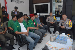 Turut Berbelasungkawa Atas Gugurnya 5 Bhayangkara, GP Ansor Silahturahmi ke Kapolres Situbondo.