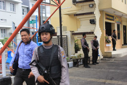 Polrestabes Surabaya, Perketat Pengamanan Paska Bom Bunuh Diri.