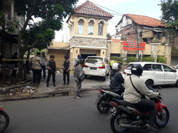 Densus 88 Geledah Rumah Fauzan, Terduga Teroris di Dukuh Pakis.