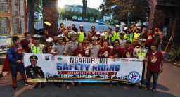 Gandeng Netizen, Satlantas Polres Ngabuburit Safty Riding Dengan Takjil Gratis.