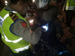 Persempit Ruang Gerak Teroris, Polsek Karangpilang Gelar Razia Cipkond.