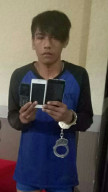 Sembunyi di Gorong-Gorong, Pemuda Ini Diringkus Usai Mencuri 3 HP. 