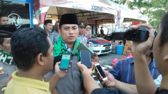 Kapolres Tanjung Perak Bersama Bonek Lintas Utara Bagikan 2000 Takjil.