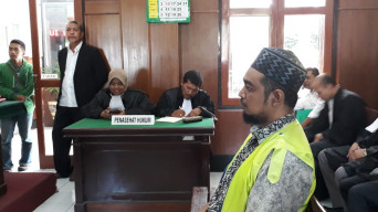 Jual Beli Barang Antik Tanpa Ijin Resmi, Nurcholis di Hukum 1,5 Tahun.