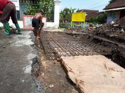 Dinas PU PR Kab. Blitar Bangun 12 Jalan dan Jembatan Yang Rusak.