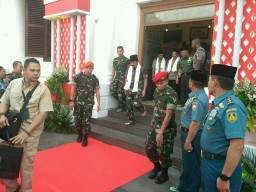 Kapolri Bersama Panglima TNI, Safari Ramadhan di Polrestabes Surabaya.