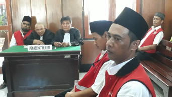 Saksi Berbelit, Sidang Split di Tunda Hakim.