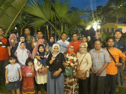 Alumni MTsN Situbondo 98 Buka Bersama, di Mak Lika Ladangan.