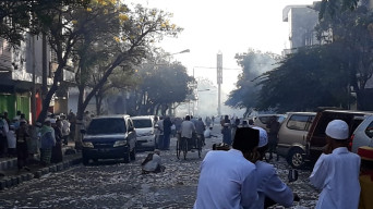 Usai Sholat Ied, Ratusan Petasan Gemparkan Warga Jl. Niaga 